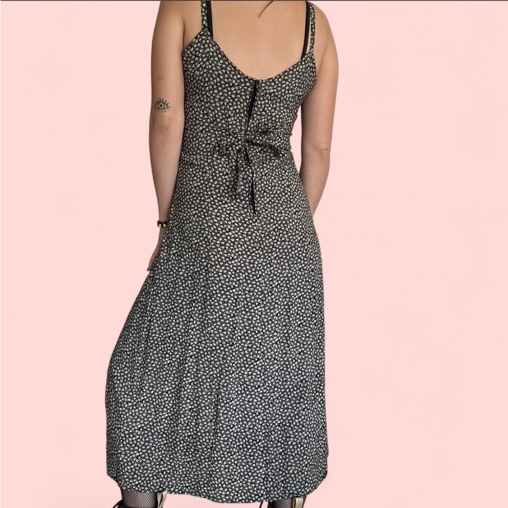 Chic Black and White Midi Dress - Picture 2 of 8